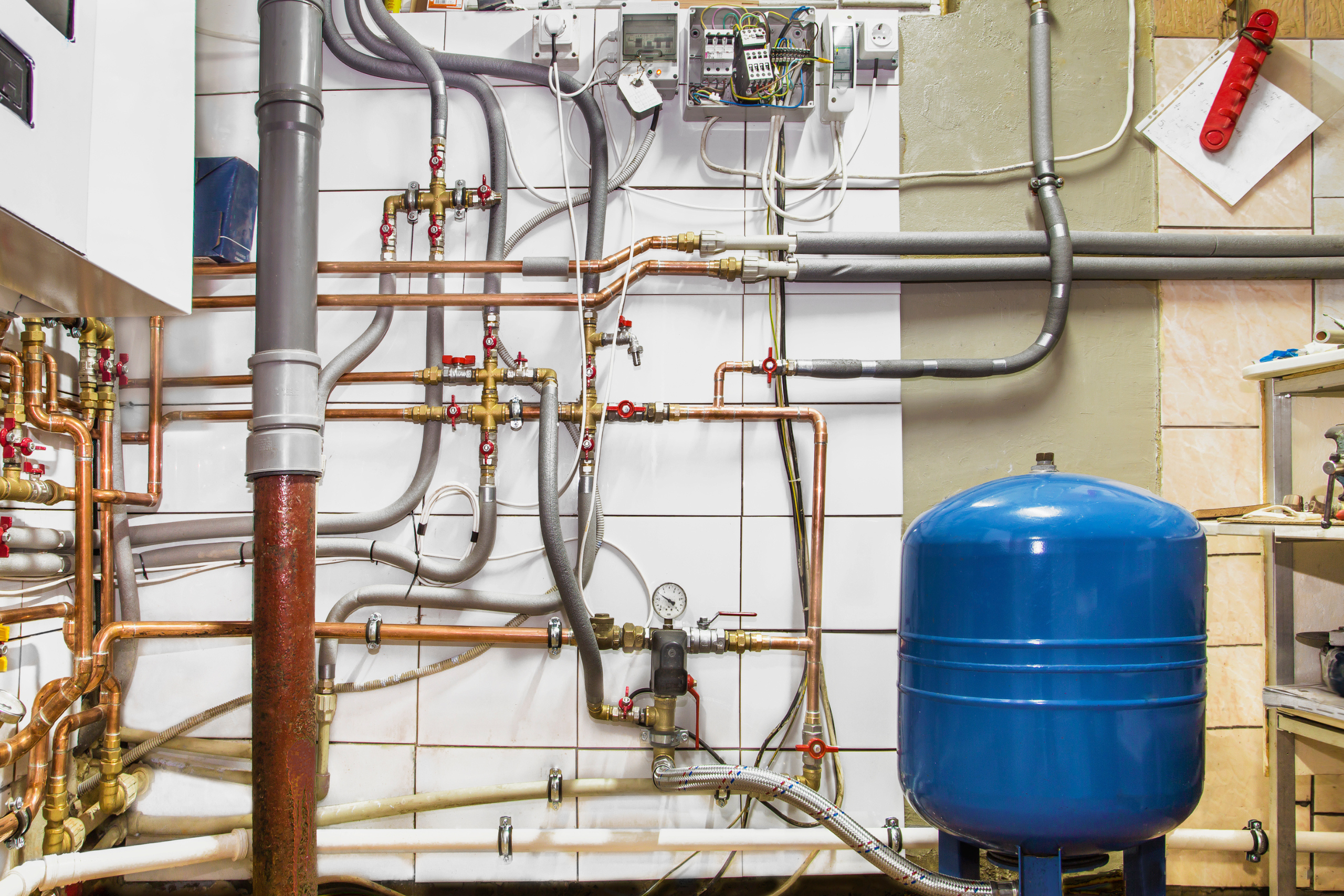 Apartment building residents experiencing heating failure