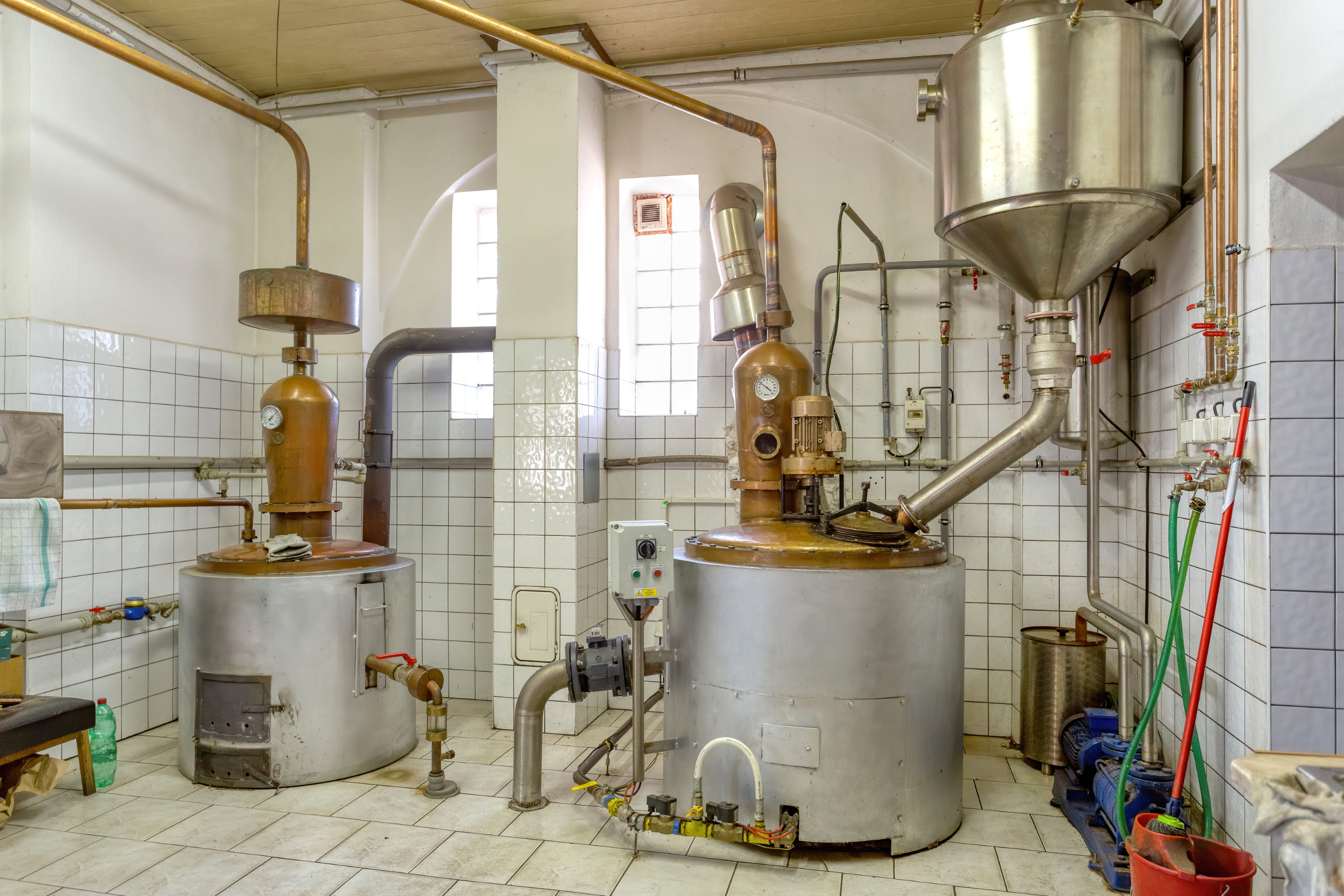 Temporary boiler systems for apartment buildings